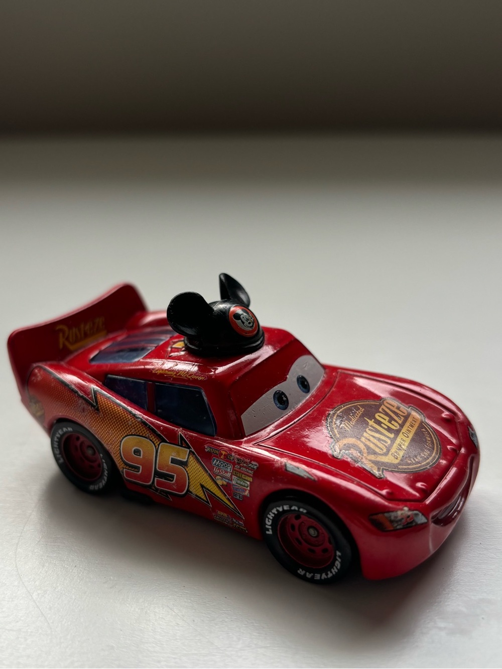Disney Pixar CARS lightning McQueen mickey hat RARE hard to find collectible